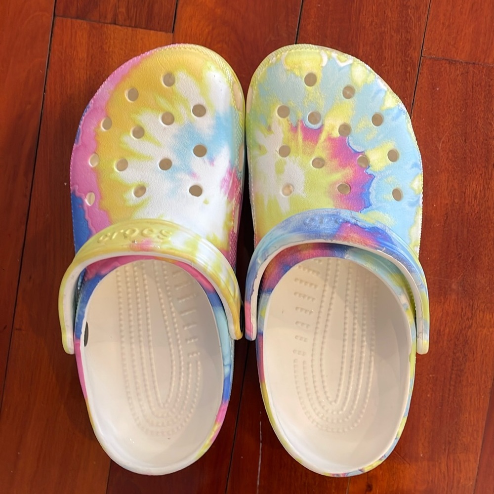 Pastel Crocs! Size 6 kids/8 women’s